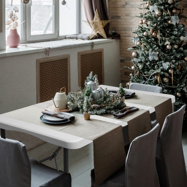 4英尺/6英尺塑料折叠桌，便携式室内外餐桌带提手、锁扣，野餐桌 - 白色