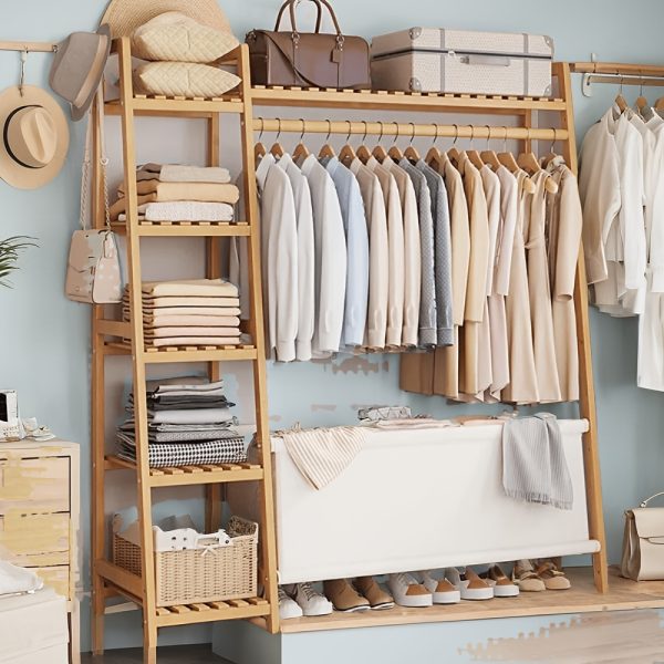 A multi capacity storage rack with brown and brown options, equipped with 5 side storage racks. A hat rack with shelves and bags is suitable for home storage, and a side hat hook is suitable for bedroom and hat room storage Specifications: with bag or without bag