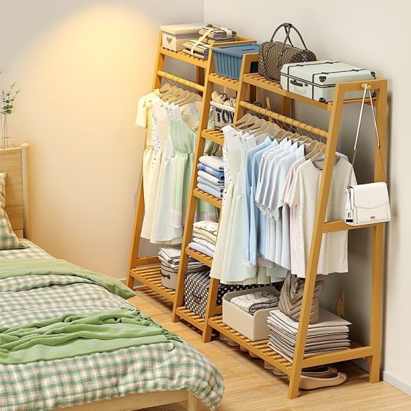 A multi capacity storage rack with brown and brown options, equipped with 5 side storage racks. A hat rack with shelves and bags is suitable for home storage, and a side hat hook is suitable for bedroom and hat room storage Specifications: with bag or without bag