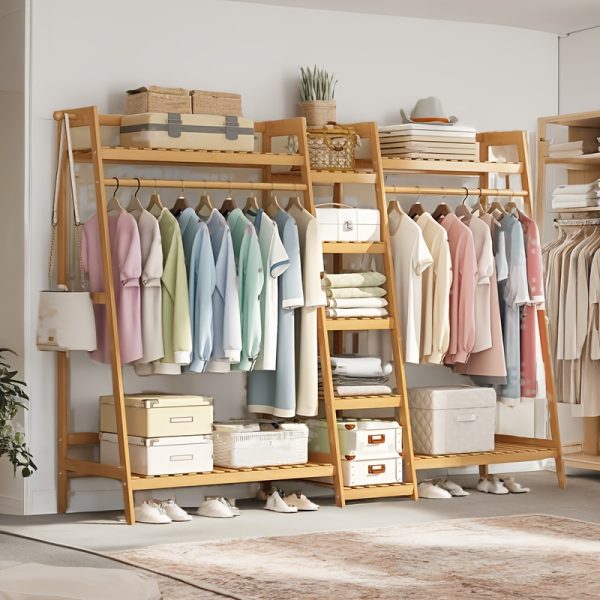A multi capacity storage rack with brown and brown options, equipped with 5 side storage racks. A hat rack with shelves and bags is suitable for home storage, and a side hat hook is suitable for bedroom and hat room storage Specifications: with bag or without bag