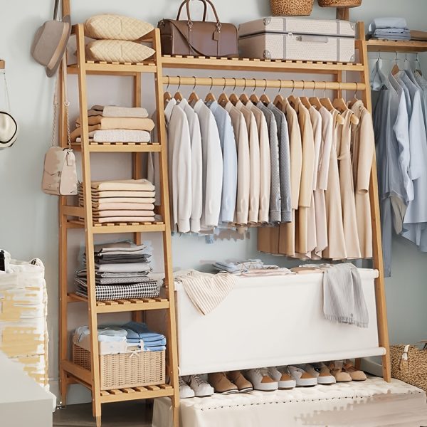 A multi capacity storage rack with brown and brown options, equipped with 5 side storage racks. A hat rack with shelves and bags is suitable for home storage, and a side hat hook is suitable for bedroom and hat room storage Specifications: with bag or without bag