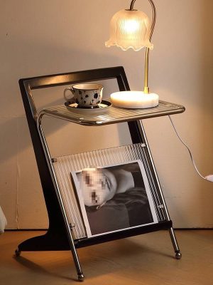 Black Z-Shaped End Table Featuring a Glass Top And Magazine Holder, Perfect As a Retro Accent Table Or a Small Coffee Table with Storage for Your Living Room Or Bedroom