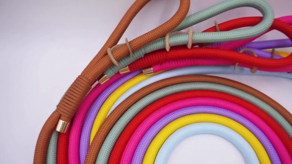 b-product-video-frame-img-cf575003c4900a172f1a7fb22c012909a22ac9ff.temu_.000001 Customizable Soft and Comfortable Velvet Pet Dog Collar with High-Tensile Zinc Alloy Hook Buckle, Hand-Woven Round Rope Waste Bag Set. Free Laser Engraving of Pet Dog's Name and Owner's Phone Number. Dog Birthday Gift, Wedding Gift, Christmas Gift