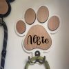 Personalized Dog Wall Hook | Paw Print - Custom Carved Name/Date/Text Suitable for Collar & Coat Hanger, Wood Pet Memorial Gift, Durable Hanging Hook for Coats, Collars, Keys - for Entryway,, Pet Store Display